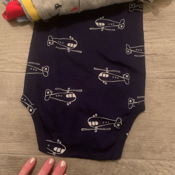 NWT Carter’s 24mo onesies - Picture 7 of 7